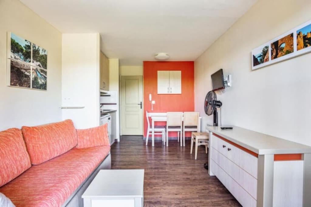 Superbe Appartement Village Cap Esterel 4P Climatise Saint-Raphaël المظهر الخارجي الصورة